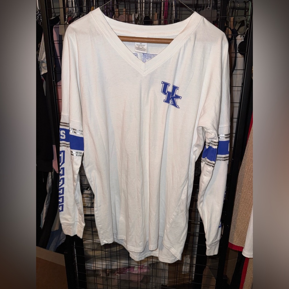 PINK Victoria's Secret White V-Neck Tee with Blue Knit Detail